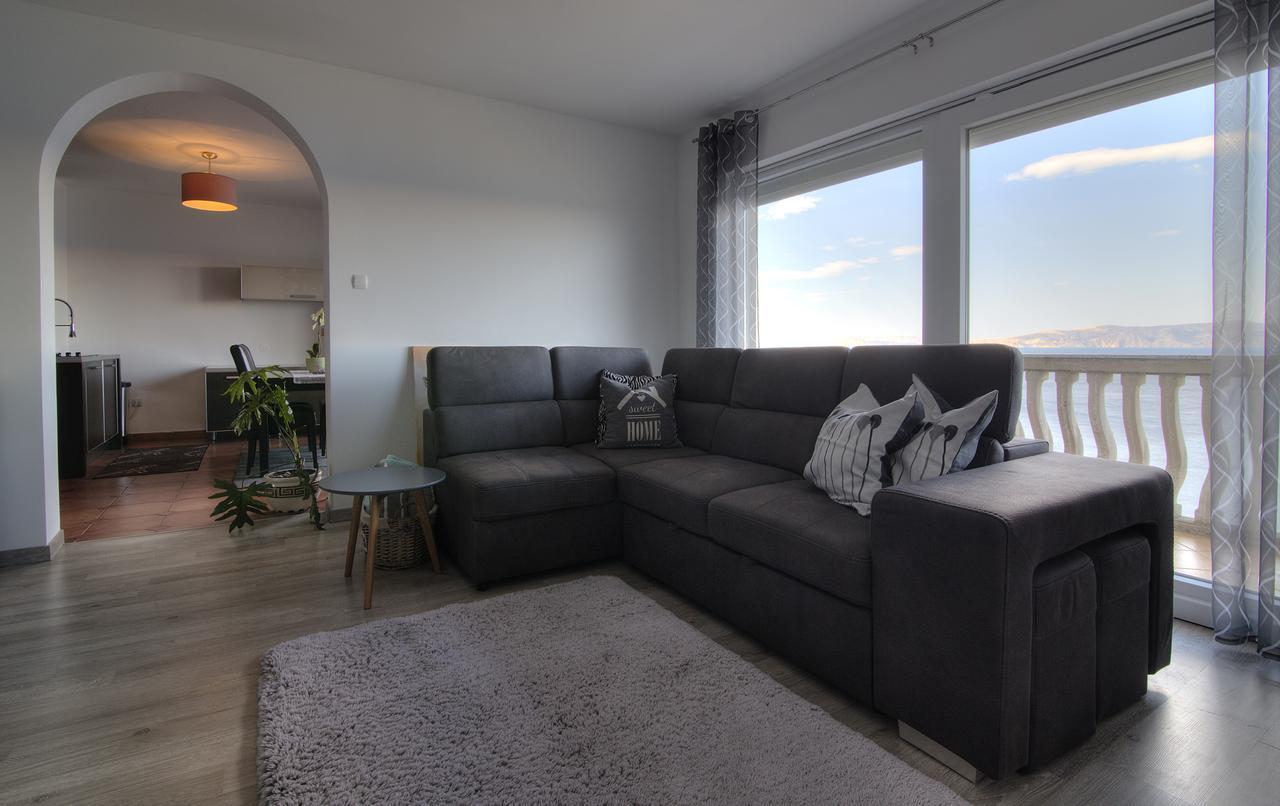 Apartments Lola セニ エクステリア 写真
